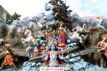Shiva at the top of the churning of the milky ocean, swallowing the poison (photo copyright elishams 2006) Shiva at the top of the churning of the milky ocean, swallowing the poison (photo copyright elishams 2006)