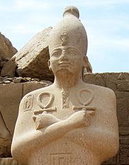 449px-Karnak_Tempel_14 copyright Olaf Tausch 1April2009 _crop